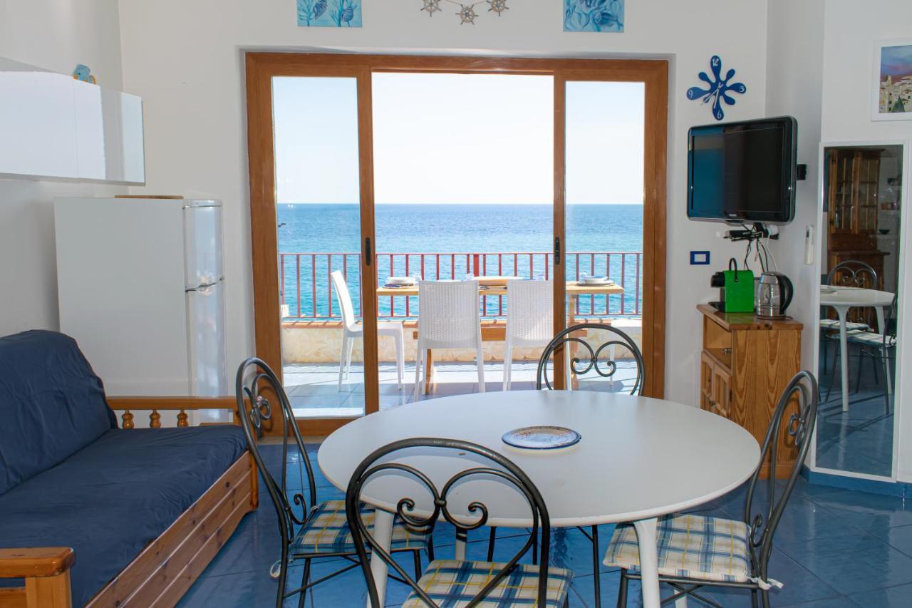 Beach House Acquamarina Letojanni Buitenkant foto