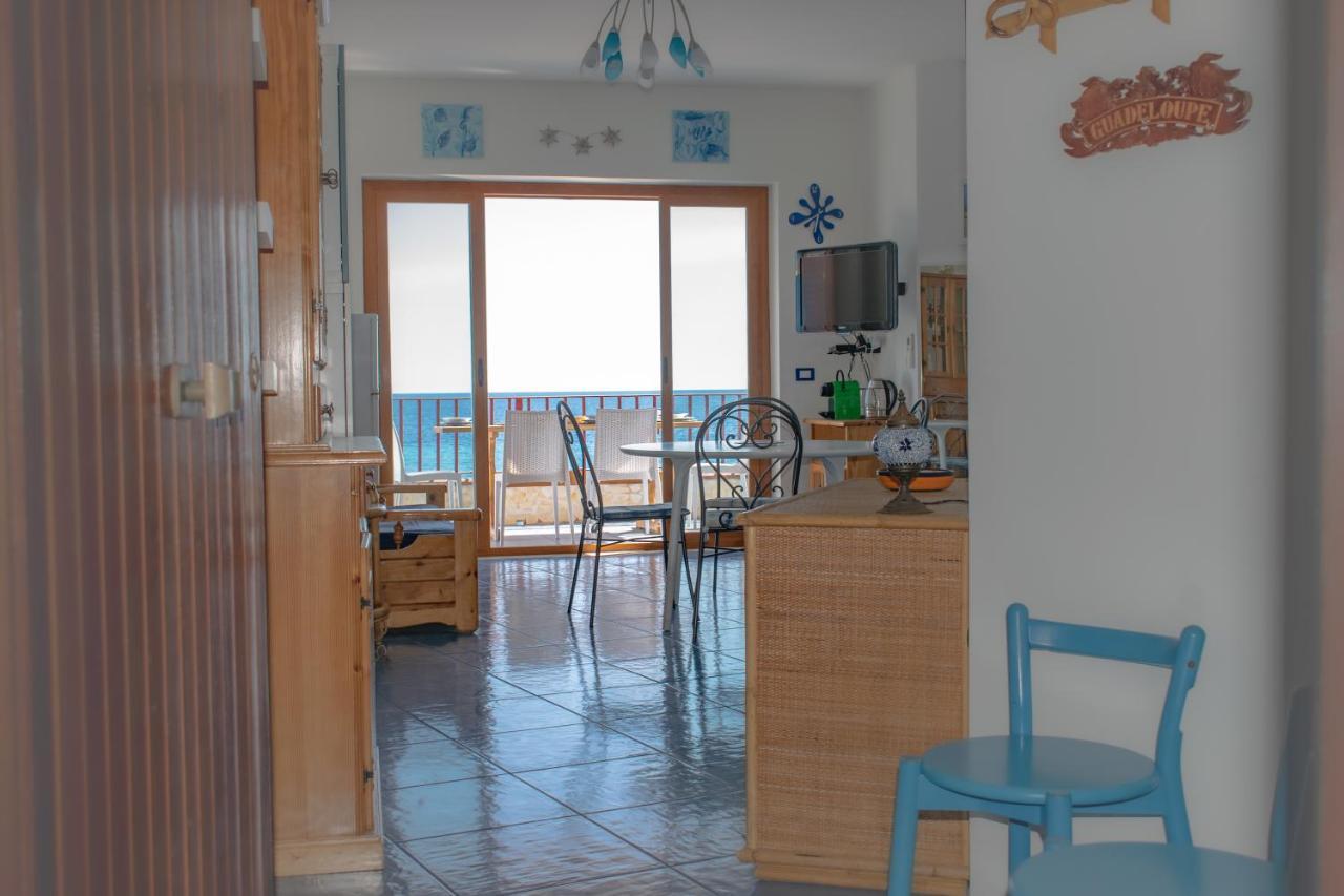 Beach House Acquamarina Letojanni Buitenkant foto